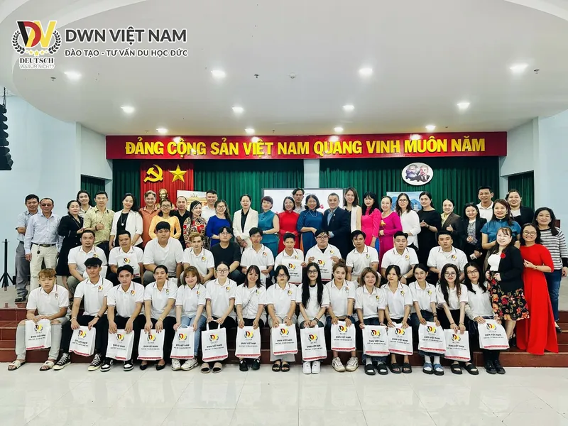 DWN VIỆT NAM - Khai giảng khóa học tiếng Đức K147 đầu xuân Giáp Thìn 2024 khai giang khoa tieng duc 147 dwn viet nam 3