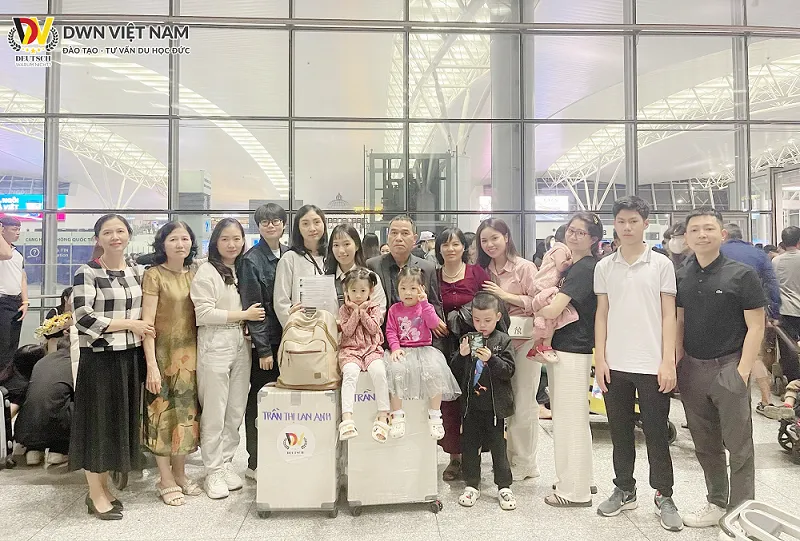 Tiễn bay 2 bạn học viên theo chương trình trợ lý nha khoa Tiễn bay 2 bạn học viên theo chương trình trợ lý nha khoa