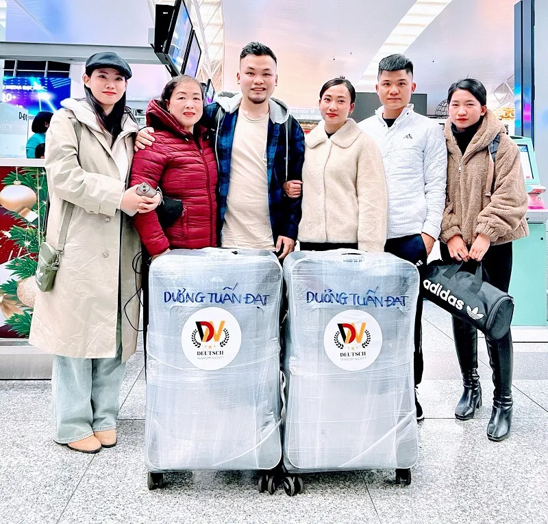 Tiễn bay học viên Dương Tuấn Đạt - Nghệ An tien bay duong tuan dat 1
