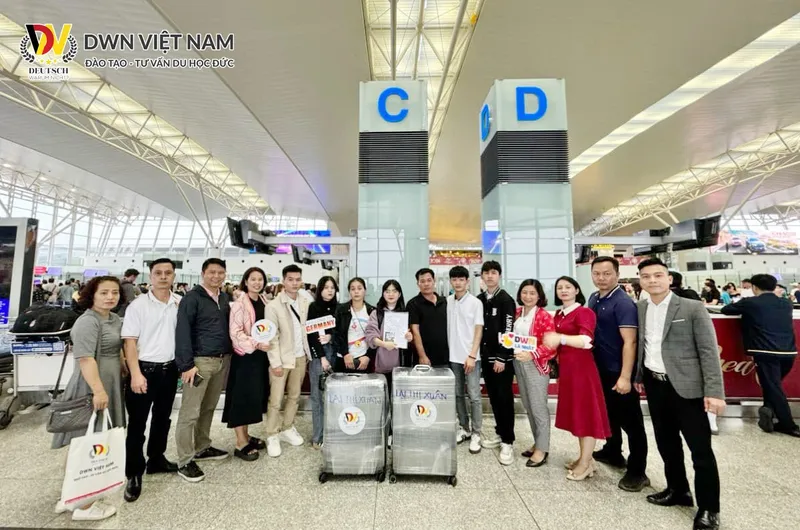 tien bay thang 2 2024 2